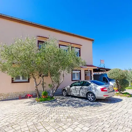Durdica F Apartment *