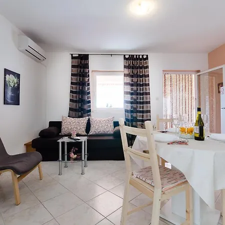 Durdica F Apartment *